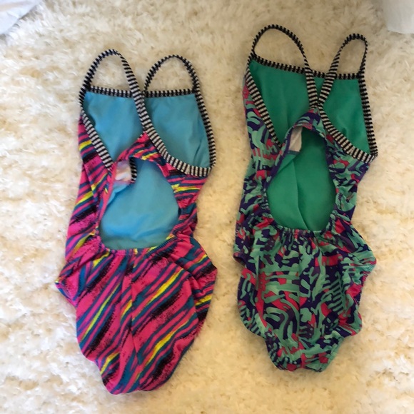 set of 2 dolfin uglies swimsuits - Picture 2 of 2